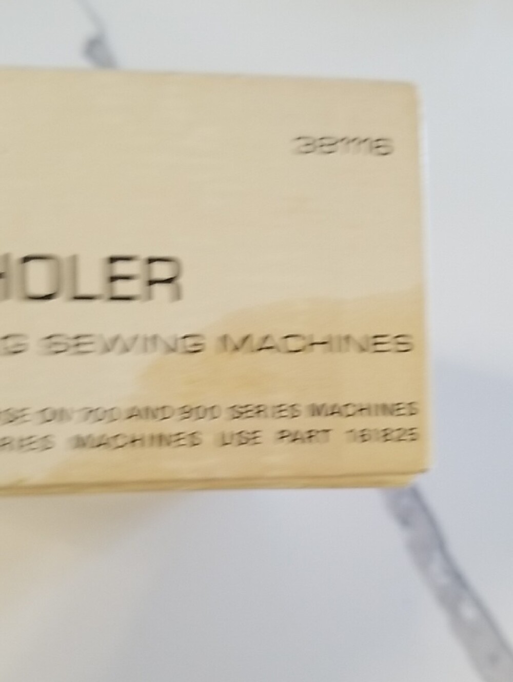 Singer Professional Buttonholer - Picture 15 of 15